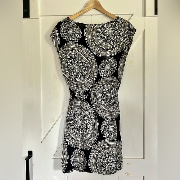 Banana Republic Dress - Picture 2 of 3